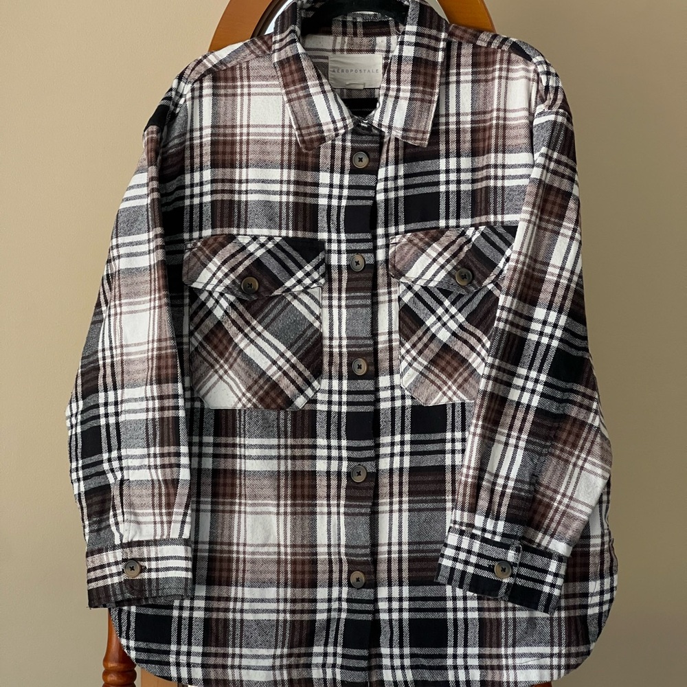 Aeropostale Button Down Shirt in Classic Plaid